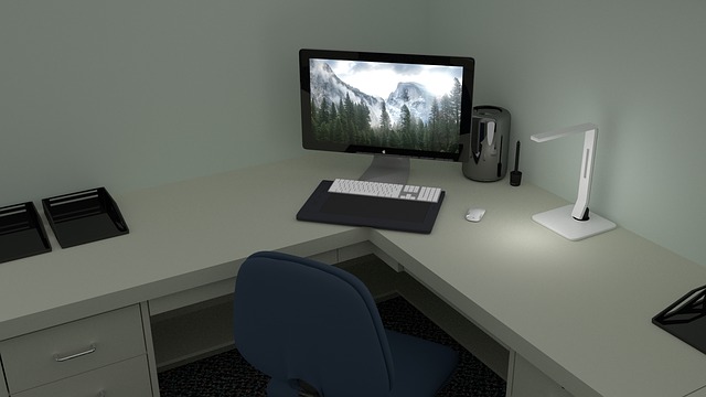 rohový stůl, počítač, židle, kancelář